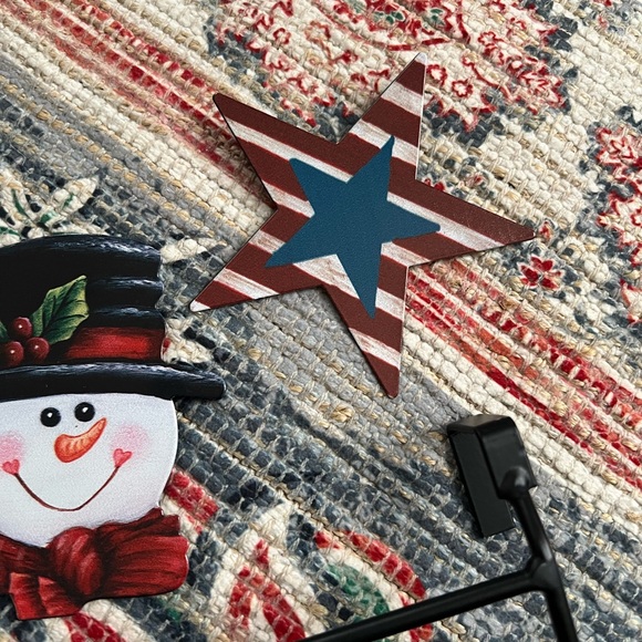 The Lakeside Collection Interchangeable Seasons Towel Bar with Seasons Icons - Picture 6 of 8